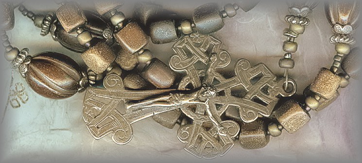 PENAL ROSARY: horn  / Celtic Knot Crucifix - RIPR.2710