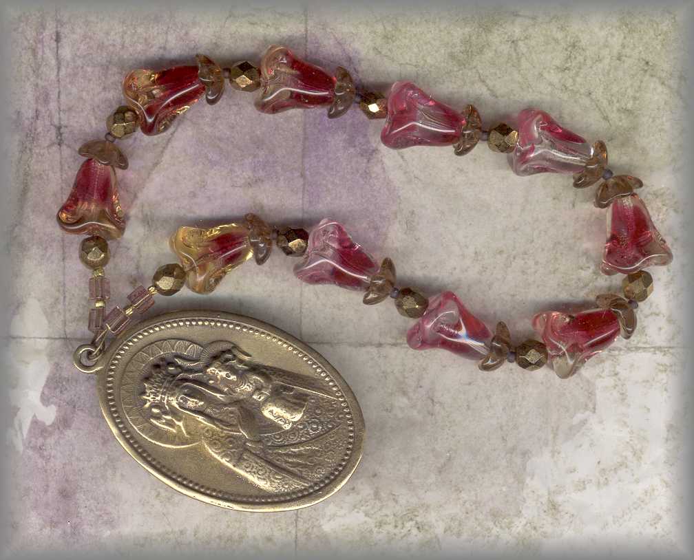 CHAPLET: obverse of madonna, showing antique beads