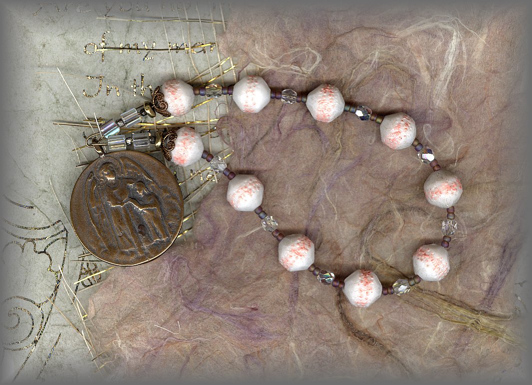 CHAPLET: full chaplet, 10 'White / Rosebud beads