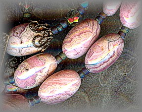 CLOSE UP OF RHODACHROSITE