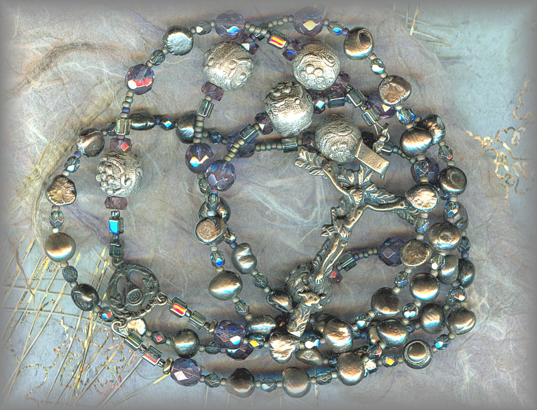 Naaturally shaped Coffee Pearls with silver Paters