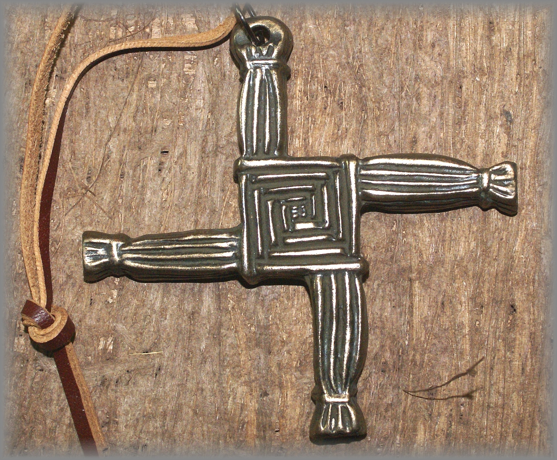 ST BRIGID CROSS - click icon for more information