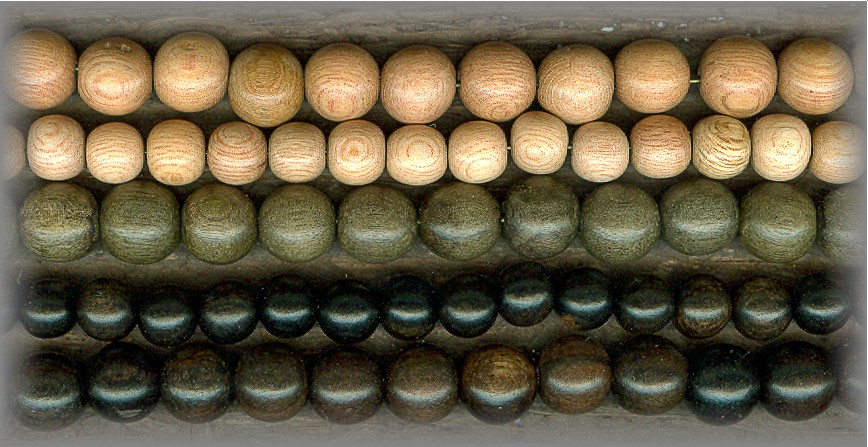 WB.5603 - 8 and 10 mm wooden beads - 60 per bag